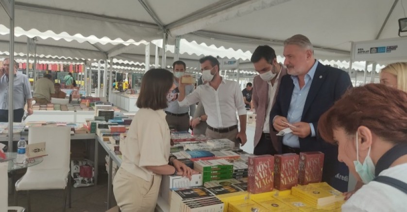 Beşiktaş Edebiyat, Kitap ve Plak Festivali'ne İyi Parti'den ziyaret
