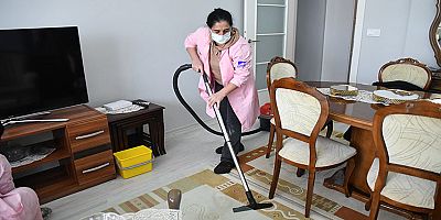 Pendik Belediyesi’nden Kendi işini Yapamayanlara Ev Temizliği Hizmeti