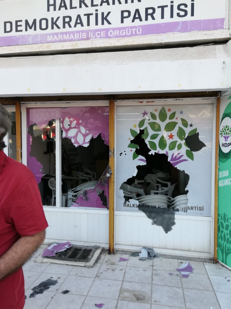 Marmaris'te HDP ilçe binasına saldıran şüpheli gözaltına alındı