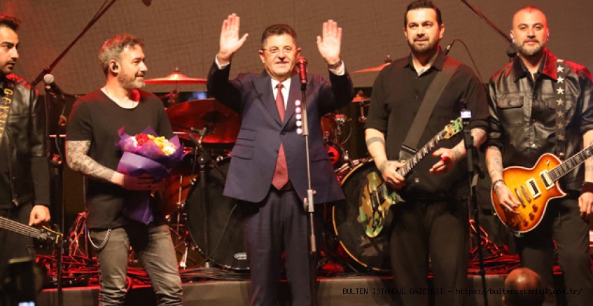 ÇEKMEKÖY'DE GENÇLİK FESTİVALİ’NDE PERA RÜZGARI