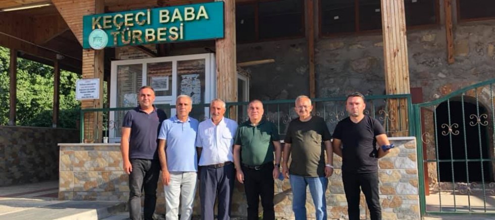 CHP'li Ramis Topal Keçeci Baba Türbesinde Dua Etti