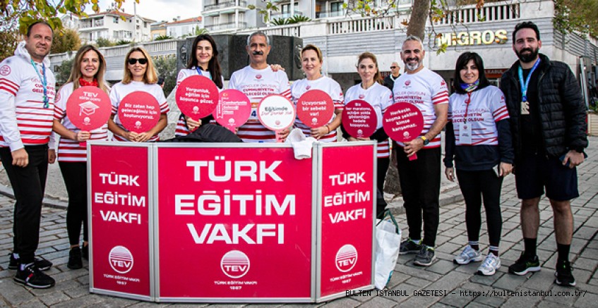 ERCAN BAŞKAN HEM KOŞTU HEM MADALYA VERDİ