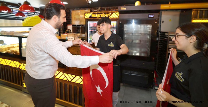 İSTANBUL AY YILDIZLA SÜSLENDİ! 