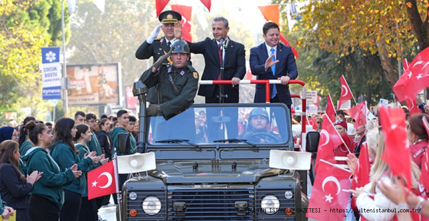 KADIKÖY'DE CUMHURİYET YÜRÜYÜŞÜ ÖNCESİ RENKLİ GÖRÜNTÜLER