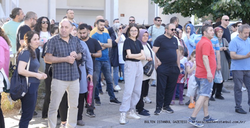 KARTAL BELEDİYESİ, LGS'DE TER DÖKEN ÖĞRENCİLERİ YALNIZ BIRAKMADI