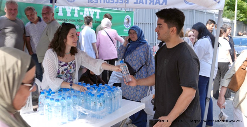 KARTAL BELEDİYESİ YKS HEYECANINDA ÖĞRENCİLERİ YALNIZ BIRAKMADI