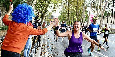 46. İSTANBUL MARATONU TÜRKİYE’NİN KOŞU TARİHİNE GEÇTİ