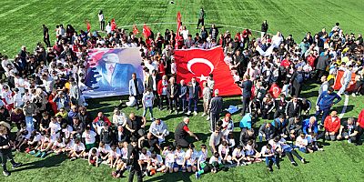 ATAŞEHİR’DE 23 NİSAN COŞKUSU: BİNLERCE ÇOCUK DOYASIYA EĞLENDİ