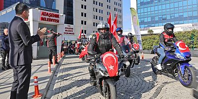ATAŞEHİR’DE “CUMHURİYET KONVOYU” COŞKUSU