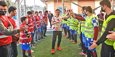 BAŞKAN YAZICI, TUZLA’NIN ÖZEL ÇOCUKLARIYLA MAÇ YAPTI