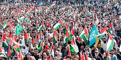 Binler Filistin İçin Beyazıt’ta Toplandı