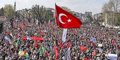  BÜYÜK GAZZE YÜRÜYÜŞÜNE 300 BİN KİŞİ KATILDI