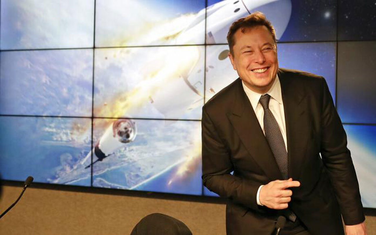 Elon Musk, uzayda ‘reklam’ işine girecek