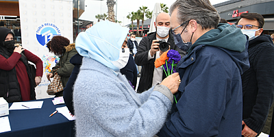 GÖNÜL ELLERİ ÇARŞISI’NDAN KADINA ŞİDDET İÇİN FARKINDALIK ETKİNLİĞİ