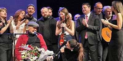 İLHAN ŞEŞEN’İN 55. SANAT YILI KADIKÖY’DE KUTLANDI
