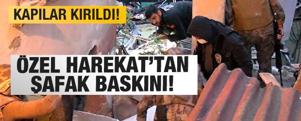 İstanbul'da Özel Harekat'tan şafak baskını! Kapılar kırıldı