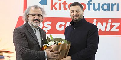 KÂĞITHANE KİTAP FUARI’NDA SÖYLEŞİLER VE İMZA GÜNLERİ YOĞUN İLGİ GÖRÜYOR