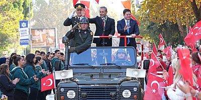 KADIKÖY'DE CUMHURİYET YÜRÜYÜŞÜ ÖNCESİ RENKLİ GÖRÜNTÜLER