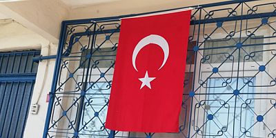 KARTAL KIRMIZI BEYAZ RENKLERE BÜRÜNDÜ