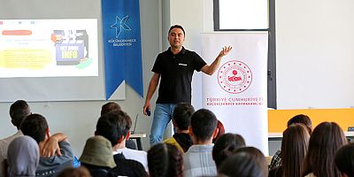 KÜÇÜKÇEKMECEDE ERASMUS BİLGİLENDİRME GÜNLERİ GERÇEKLEŞTİRİLDİ