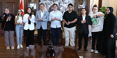 ŞAMPİYONLARDAN BAŞKAN ÇERKEZ'E ZİYARET