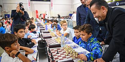 -Türkiye Satranç Turnuvası Cumhuriyet’in 100’üncü yılında Tuzla’da başladı