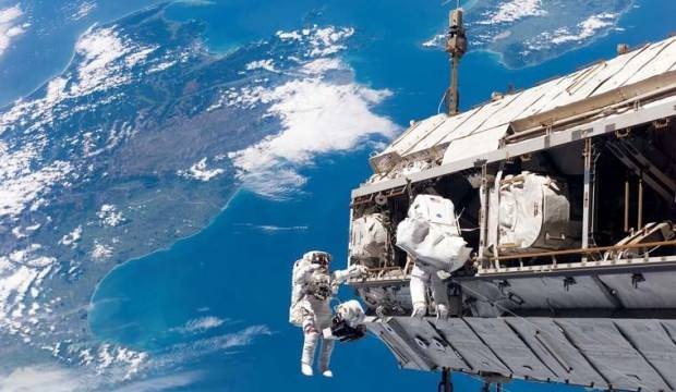 Uluslararası Uzay İstasyonu’na uzay çöpü çarptı