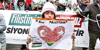 Ümraniye'de binler şehitlerimiz ve Filistin için yürüdü