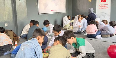 YERYÜZÜNDE 23 NİSAN MUTLULUĞU